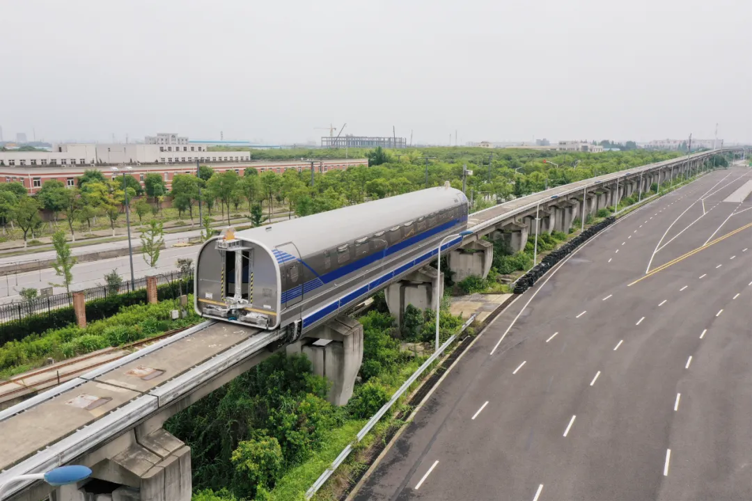 超級重磅！時速600公里高速磁浮試驗樣車成功試跑