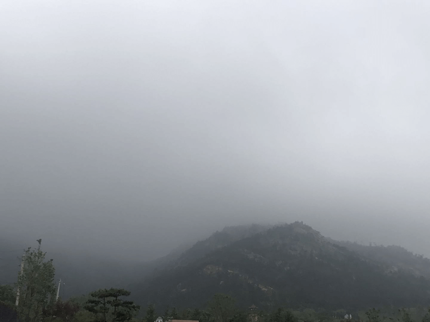 登山當(dāng)天下雨